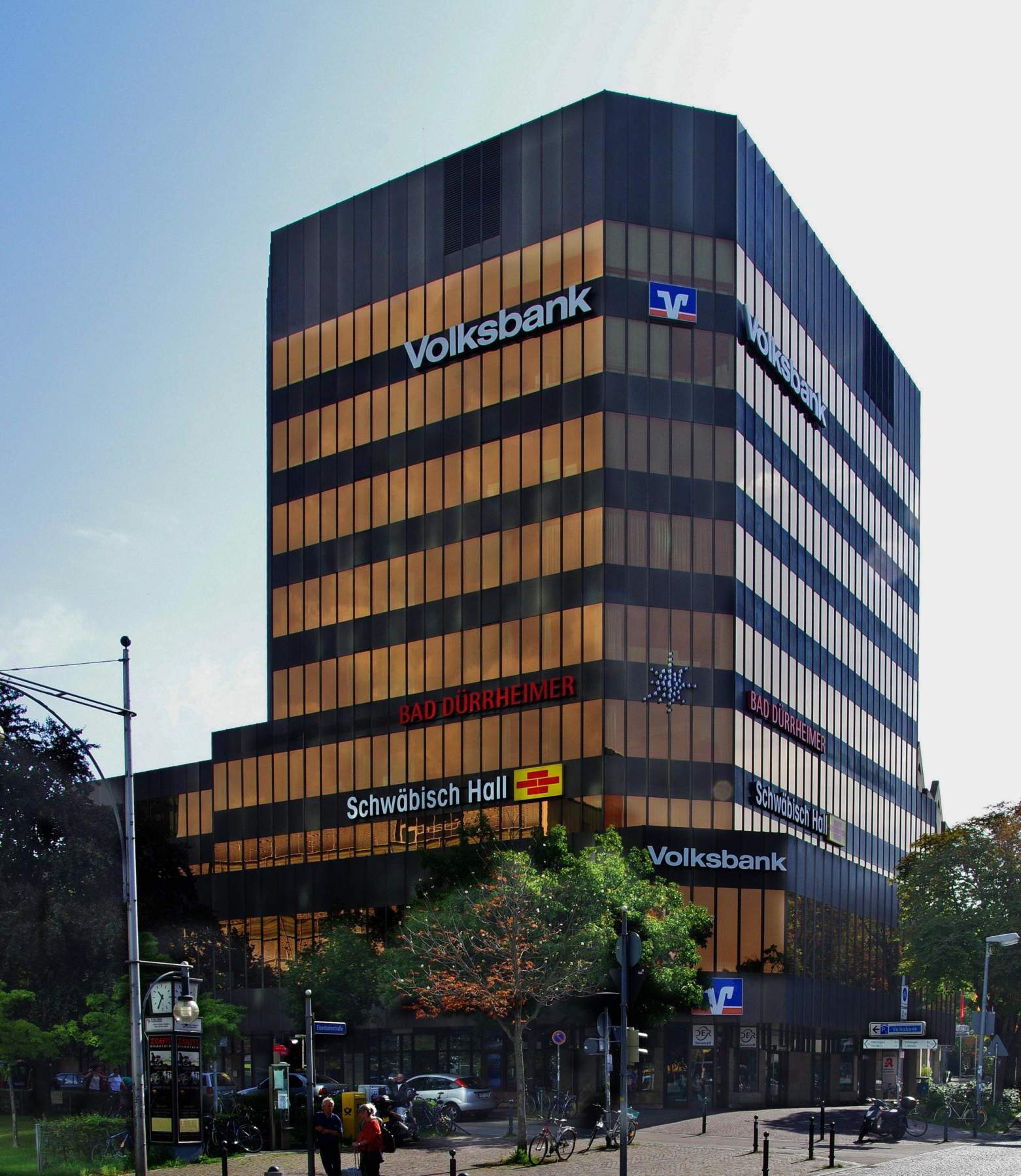 Das Hauptgebäude der Volksbank Freiburg