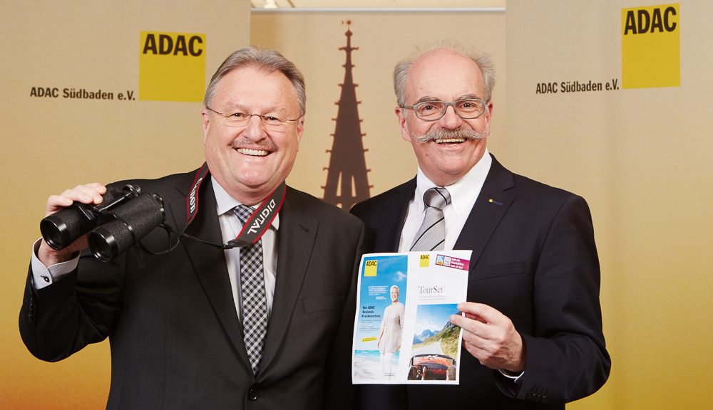 Clemens Bieniger, Vorsitzender des ADAC Südbaden und der neue Vorstand für Mitgliedschaft und Touristik, Wolfgang Schwehr (li.) Bild: Kai-Uwe Wudtke