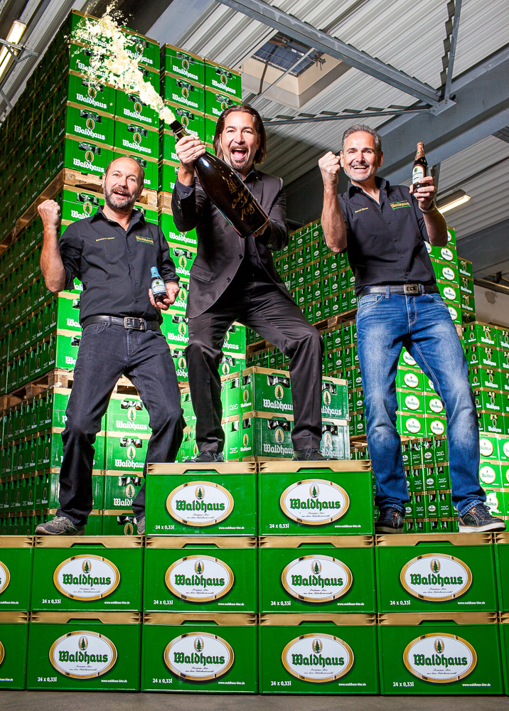 3 Sieger beim „International Craft Beer Award 2015“: Bernhard Vötter, Waldhaus 5-Sterne-Braumeister, Dieter Schmid, Waldhaus-Chef und Bernhard Ebner, Waldhaus 5-Sterne Braumeister.