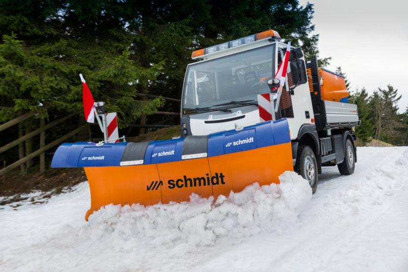 Schneeräumfahrzeug der Firma Aebi Schmidt