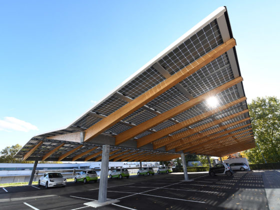 Carport mit Solardach von Energiedienst