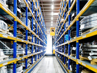 Logistikzentrum des Autozulieferers Kern-Liebers in Schramberg