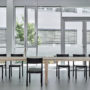 Der Tisch Slender Table und der dazu passende Stuhl namens Bolando gehören zu den Bestsellern von Formoebel. Foto: Christoph Duepper