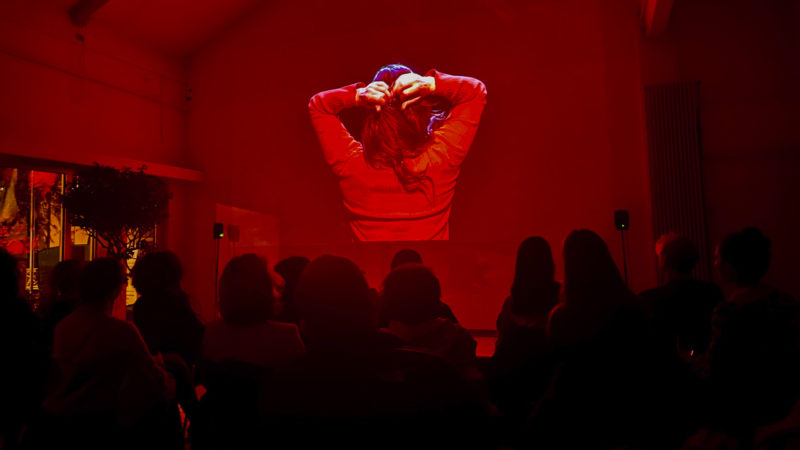 Performerin Julie Jaffrennou