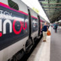 Aufgrund seiner Leidenschaft fürs Zugfahren hat Adrian Dinser "Der Passagier" gegründet. Und natürlich auch, weil es kein richtig tolles Magazin übers Reisen mit der Bahn gab. Der Offenburger startete 2021 mit dem ersten Heft und einer gleich-namigen Website, mittlerweile arbeitet der studierte Wirtschaftsprüfungs assistent als Herausgeber an Nummer 7, das sich mit den Alpen beschäftigt – Erkundungen auf Gleisen versteht sich. www.derpassagier.com