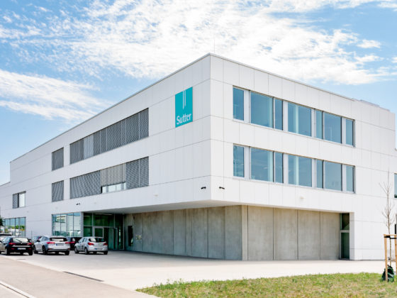 Außenansicht Firmengebäude Sutter Medizintechnik