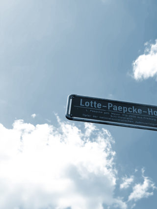 Straßenschild Lotte Paepcke
