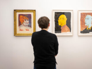 Ausstellung Köpfe maskiert verwandelt