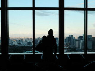 Viele Menschen zieht es derzeit in die Ferne. Foto: unsplash