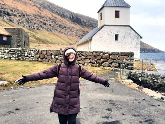 Vom Winde fast davon geweht: Jobrad-Mitarbeiterin Lilian Áts reiste während ihres Sabbaticals zum Beispiel auf die Faröer-Inseln. Foto: privat