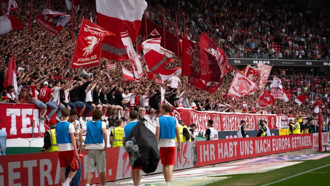 Nicht nur im Stadion wie hier am letzten Spieltag der vergangenen Saison, auch beim Dialogprozess sind Mitglieder aktiv. Foto: Santiago Fanego