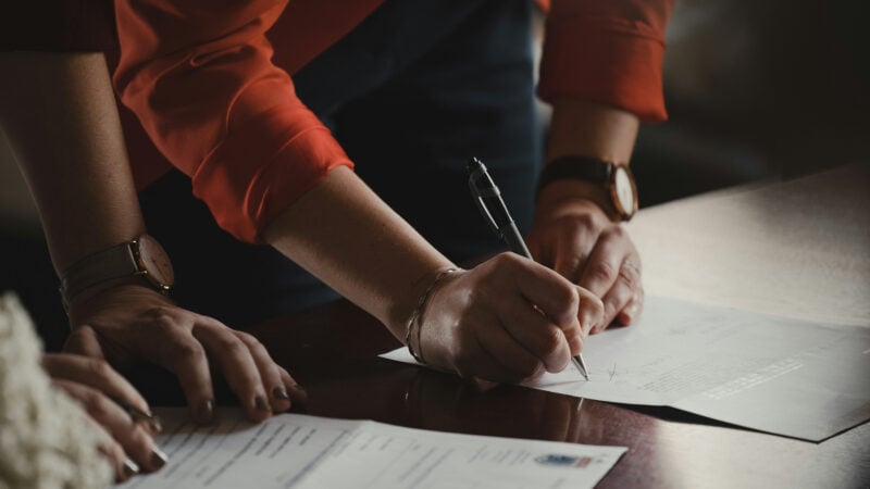 Vertragsunterzeichnung