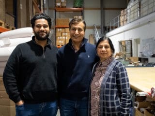 Familie Gupta Firma Joyfill