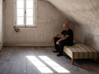 Anselm Kiefer 2021 in seinem ehemaligen Kinderzimmer in Ottersdorf