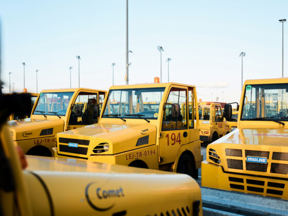 Mulag Comet Fahrzeuge auf dem Luftfrachtumschlagflughafen von DHL in Dresden