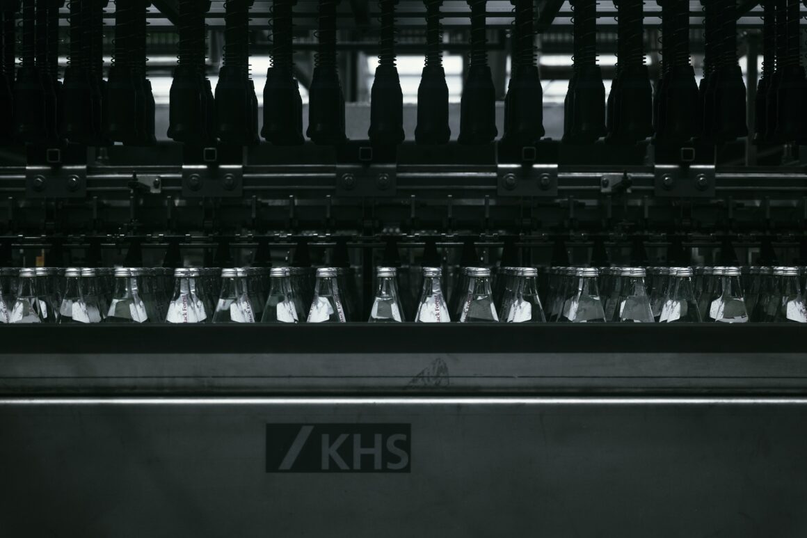 Produktion Mineralwasser Black Forest von Peterstaler