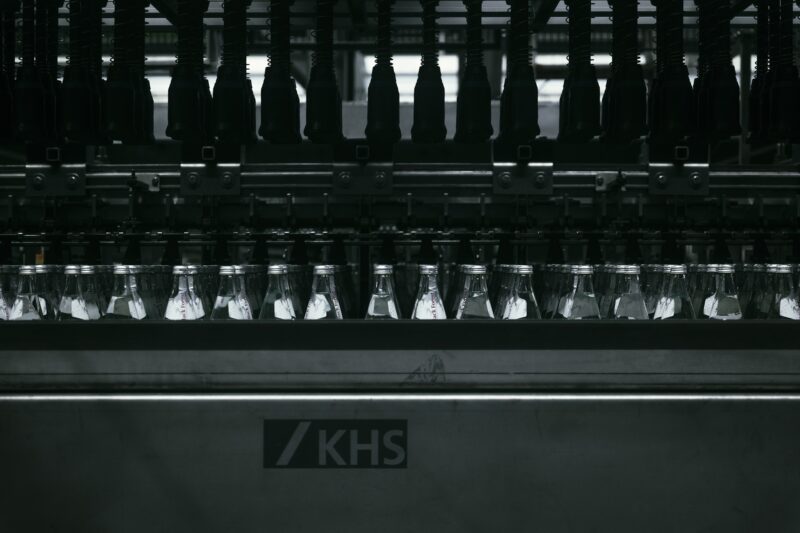 Produktion Mineralwasser Black Forest von Peterstaler