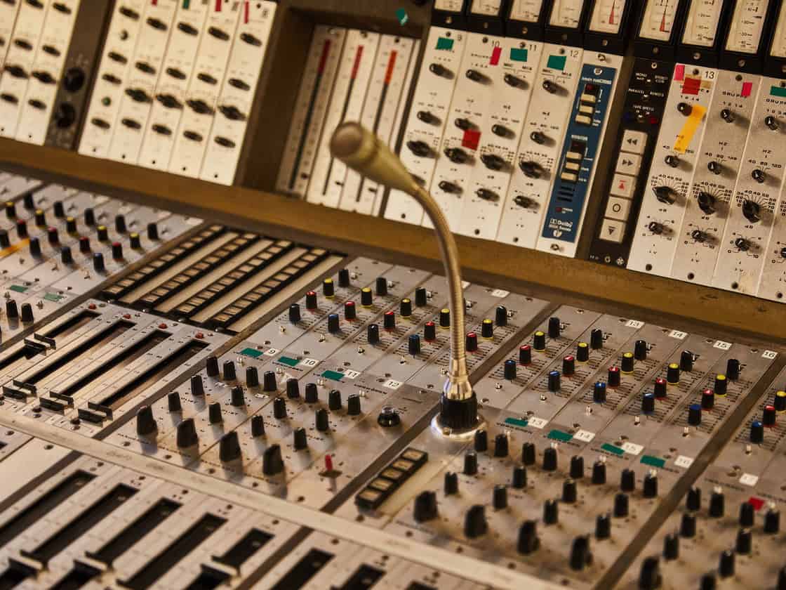 Mischpult im MPS-Studio in Villingen