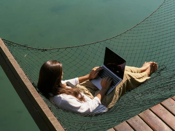 Laptop und Haengematte