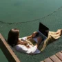 Laptop und Haengematte