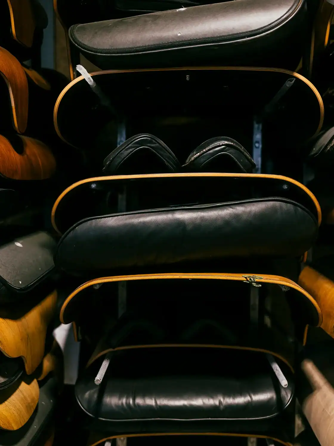 Lehnen Eames Lounge Chair in der Werkstatt von Stefan Thoma